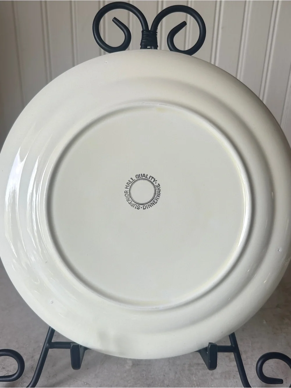 Hall China Red Poppy Dinner Plate 9.25” EUC Platinum Ring w Uranium Glaze